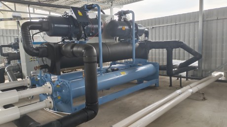 電路板制造公司集中哄冷水機工程案倒，分別供電路板鉆吼機中心軸冷卻蝕刻線冷卻電鍍線冷卻等